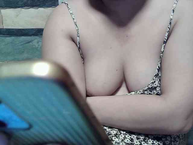 lovelyshantal webcam