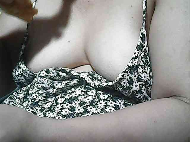 lovelyshantal webcam
