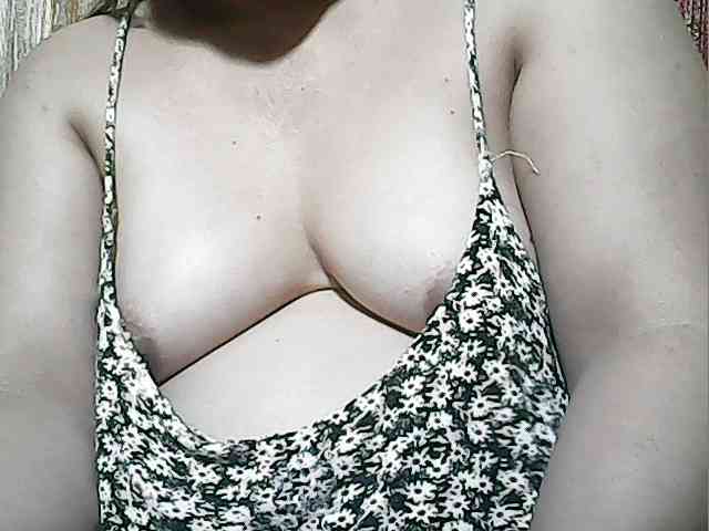 lovelyshantal webcam