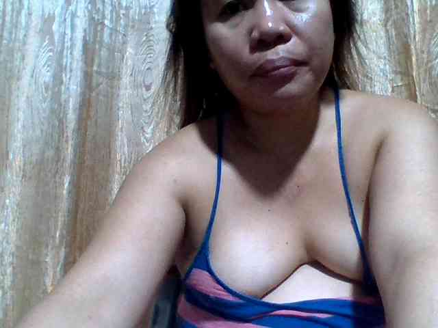 Lovelyshantal's cam show statistics and live stream