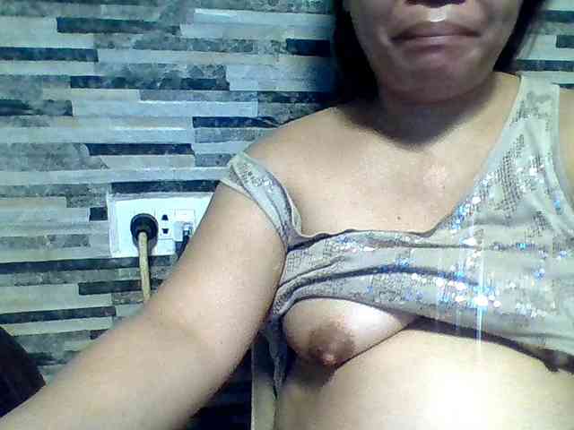 lovelyshantal webcam