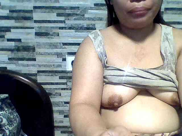lovelyshantal webcam