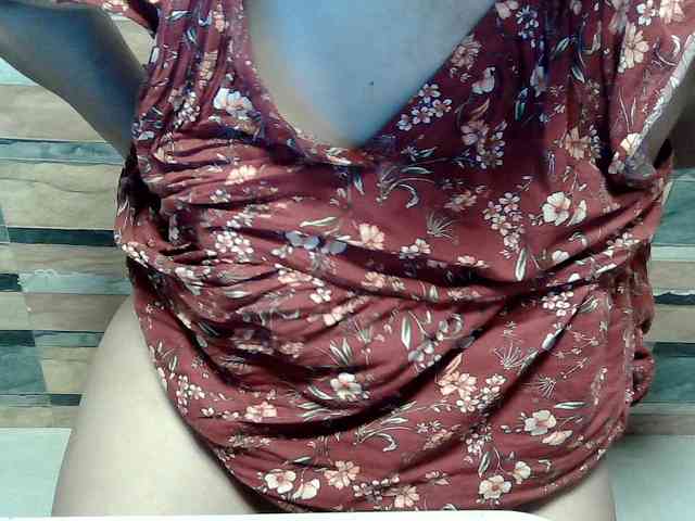 lovelyshantal webcam