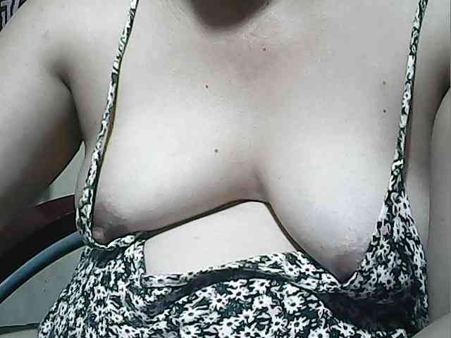 lovelyshantal webcam