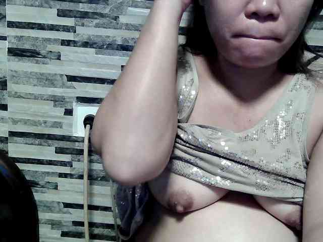lovelyshantal webcam