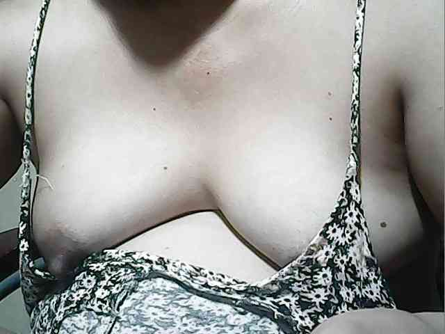 lovelyshantal webcam