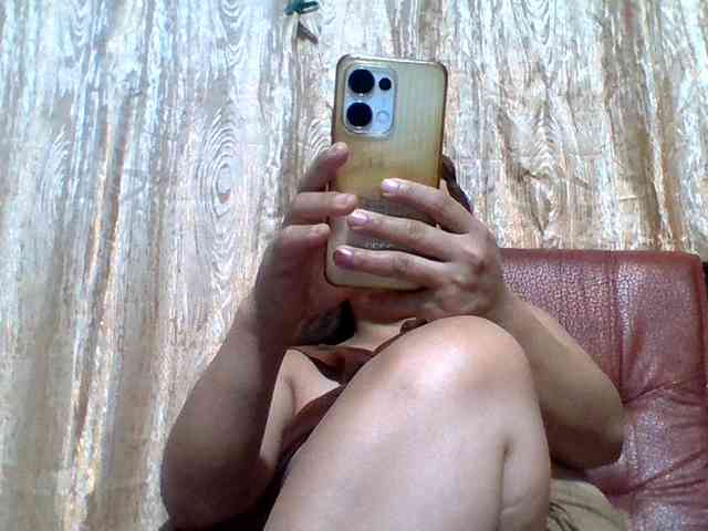 lovelyshantal webcam