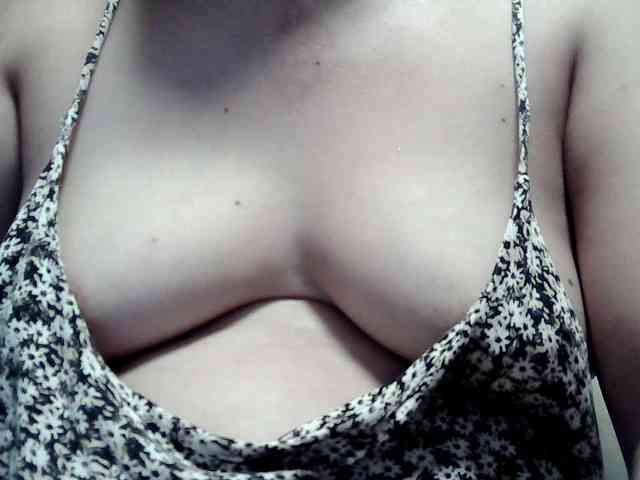 lovelyshantal webcam
