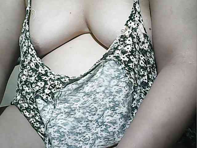 lovelyshantal webcam