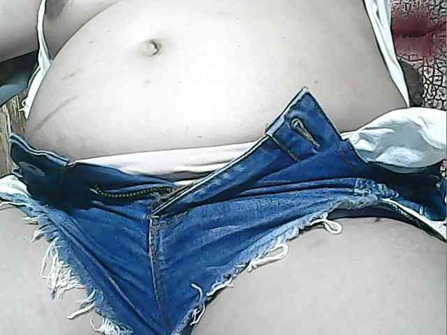 lovelyshantal webcam