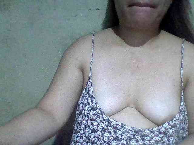 lovelyshantal webcam