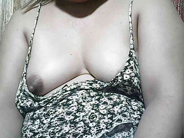 lovelyshantal webcam