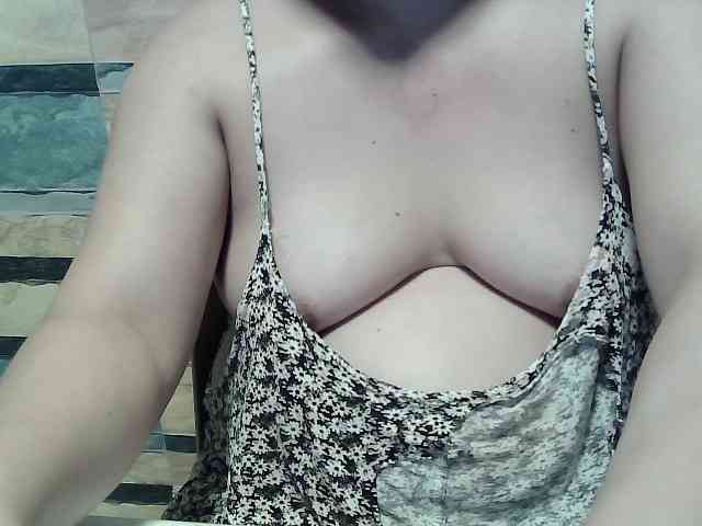 lovelyshantal webcam