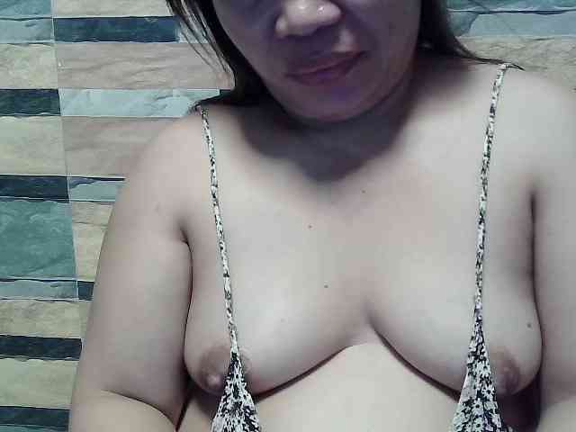 lovelyshantal webcam