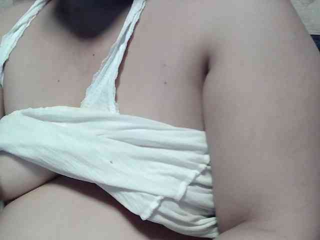 lovelyshantal webcam