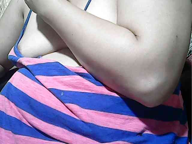 lovelyshantal webcam