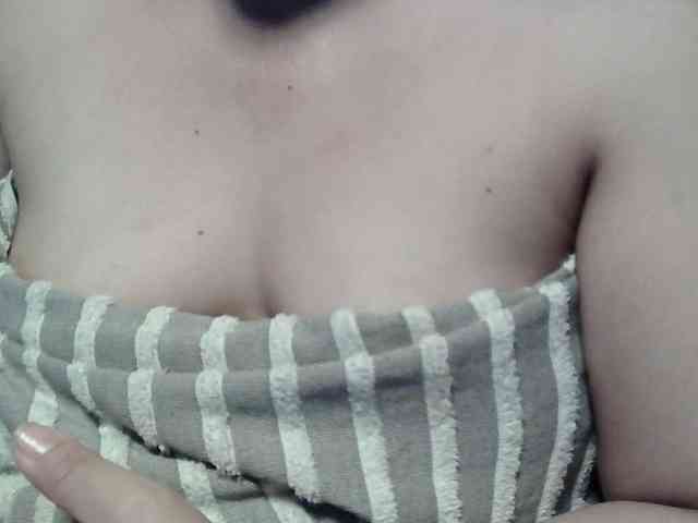 lovelyshantal webcam