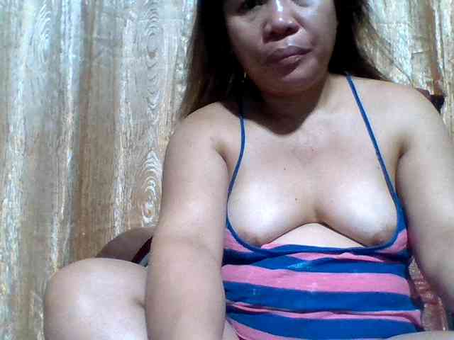 lovelyshantal Live Webcam on BongaCams