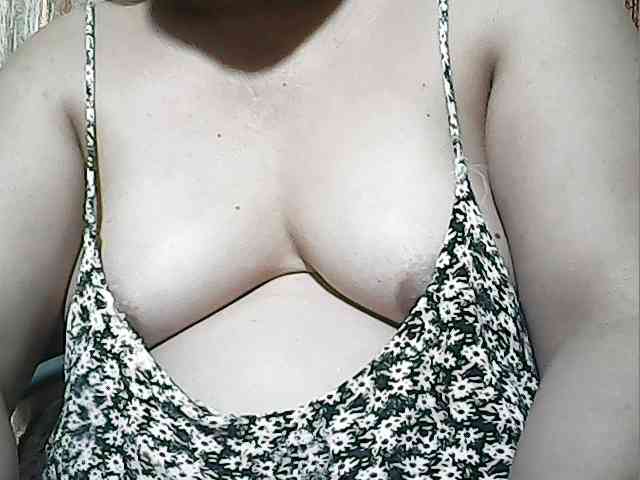 lovelyshantal webcam
