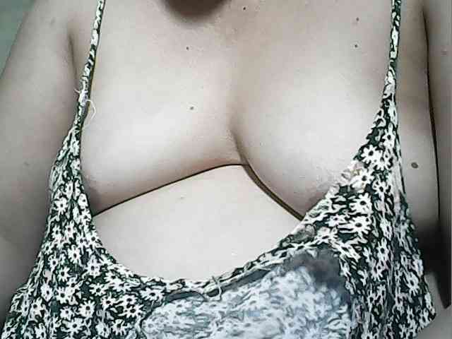 lovelyshantal webcam