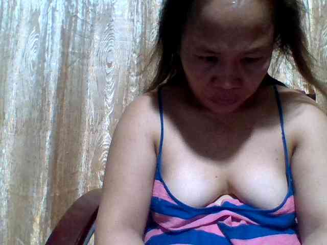lovelyshantal Live Webcam on BongaCams