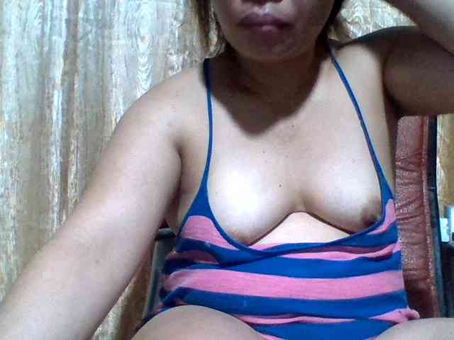 lovelyshantal Live Webcam on BongaCams