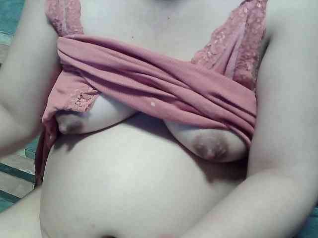 lovelyshantal webcam