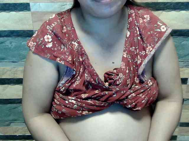 lovelyshantal webcam