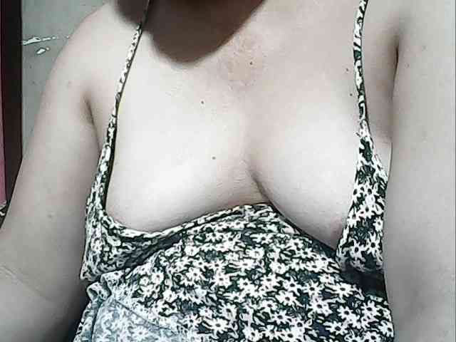 lovelyshantal webcam
