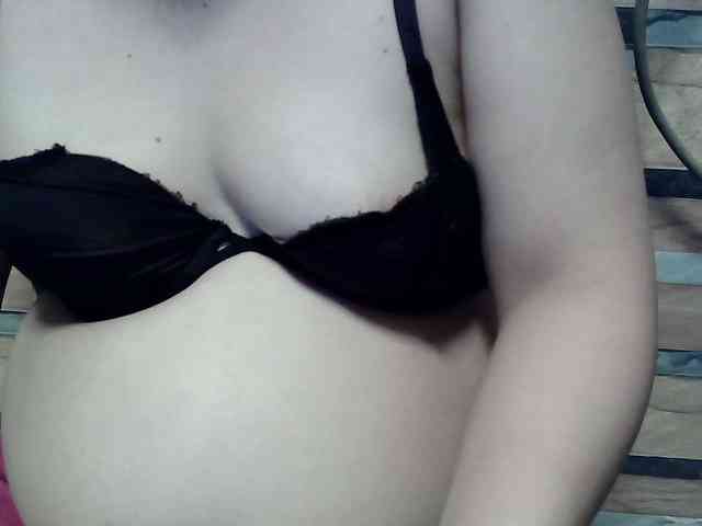 lovelyshantal webcam