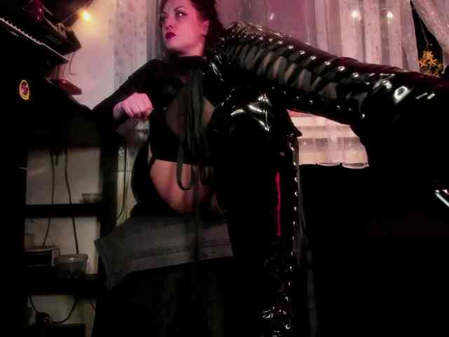 miss-asmodeus webcam