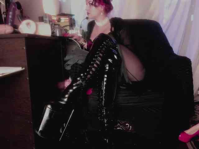 miss-asmodeus webcam