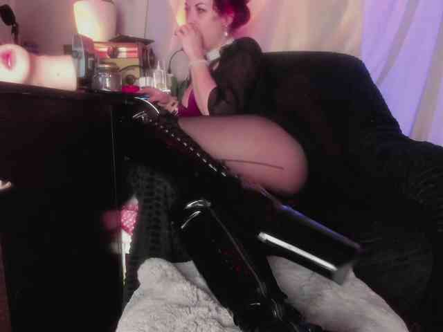 miss-asmodeus webcam
