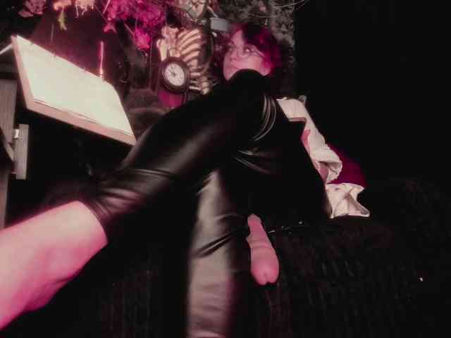 miss-asmodeus webcam