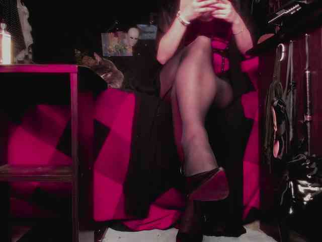 miss-asmodeus webcam