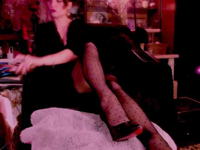 miss-asmodeus webcam