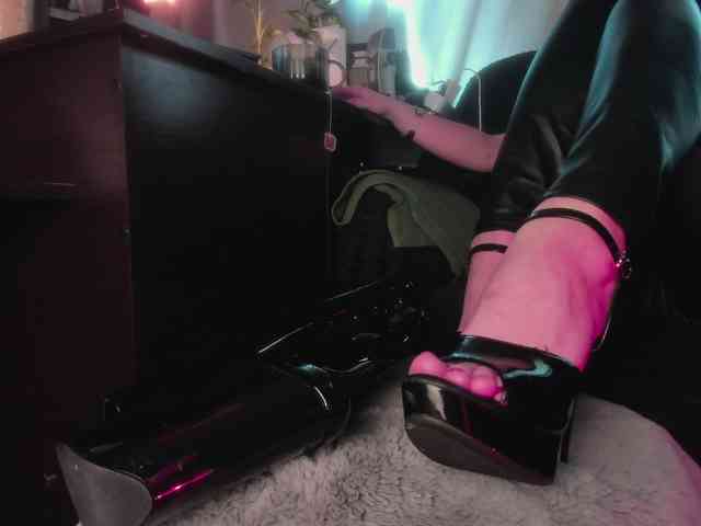 miss-asmodeus webcam