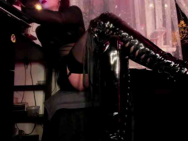 miss-asmodeus webcam