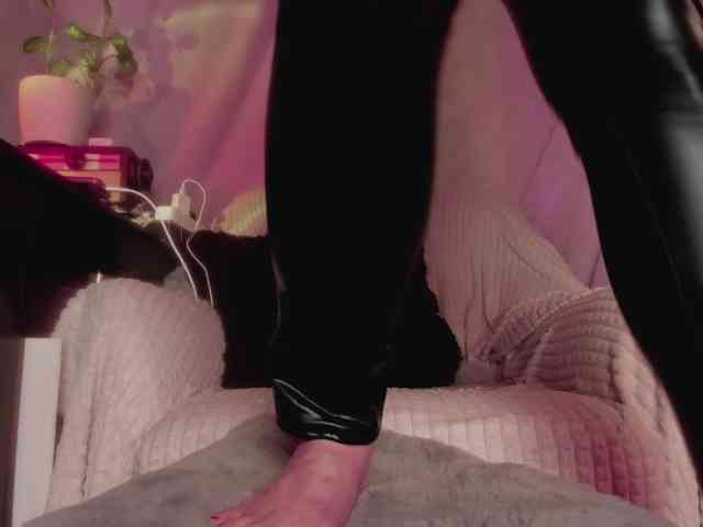 miss-asmodeus webcam