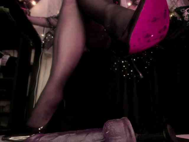 miss-asmodeus webcam