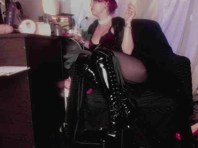 miss-asmodeus webcam