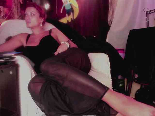 miss-asmodeus webcam