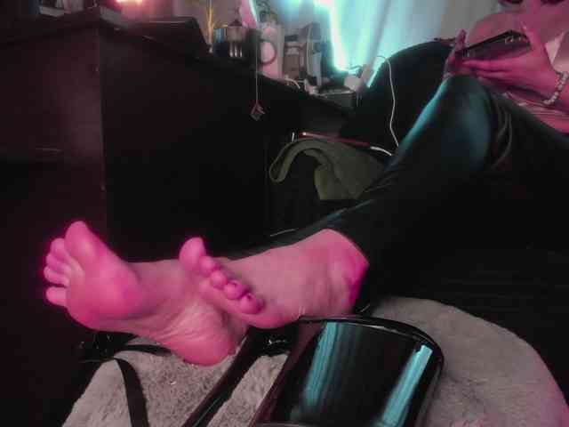 miss-asmodeus webcam