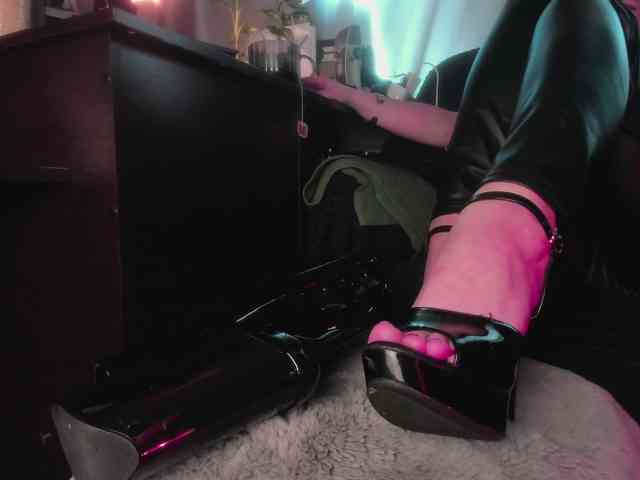 miss-asmodeus webcam