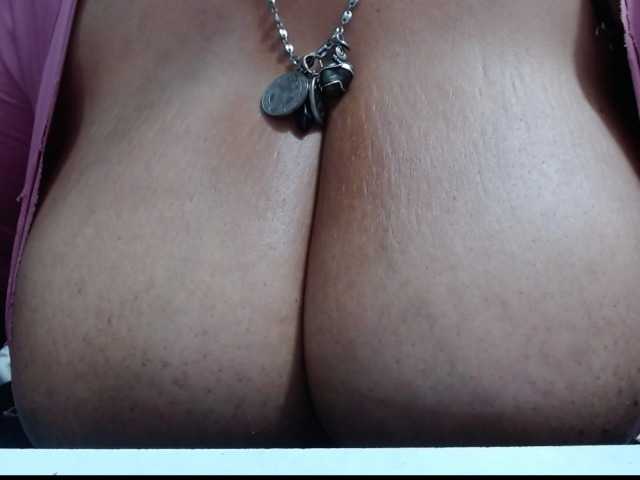 carlos-diana live cam on BongaCams