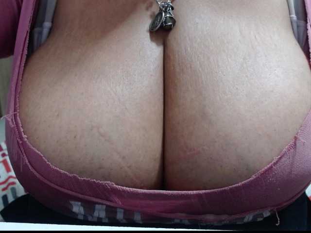 carlos-diana live cam on BongaCams
