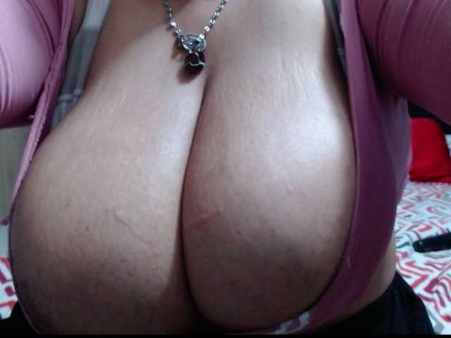 carlos-diana live cam on BongaCams