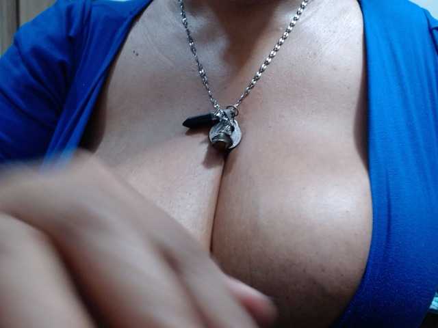 diana_coffee live cam preview