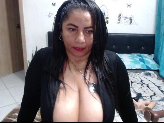 carlos-diana live cam on BongaCams