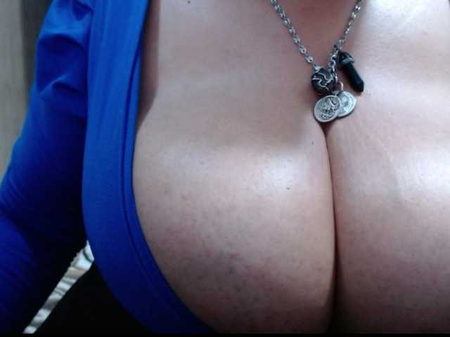 carlos-diana live cam on BongaCams
